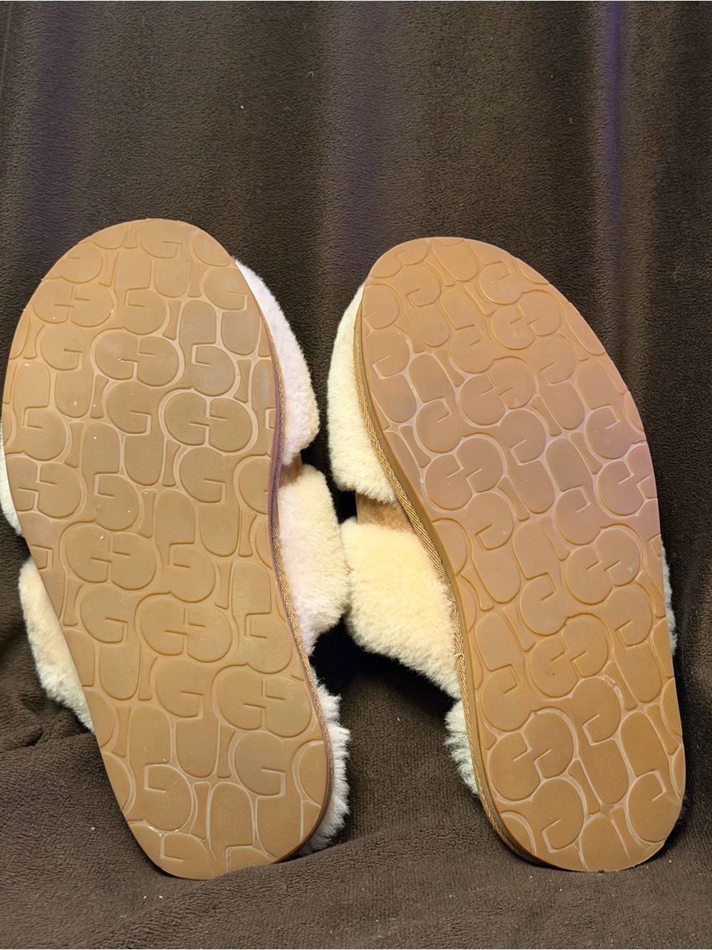 UGG Slipper - Picture 4 of 4